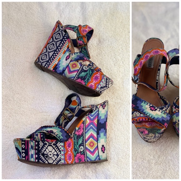Steve Madden Shoes - VINTAGE wedges by Steve Madden 10M